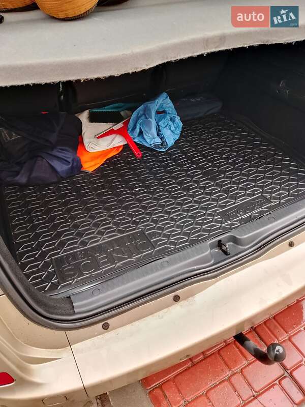 Минивэн Renault Megane Scenic 2009 в Коростене