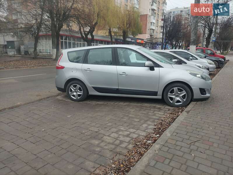 Минивэн Renault Megane Scenic 2010 в Каменец-Подольском