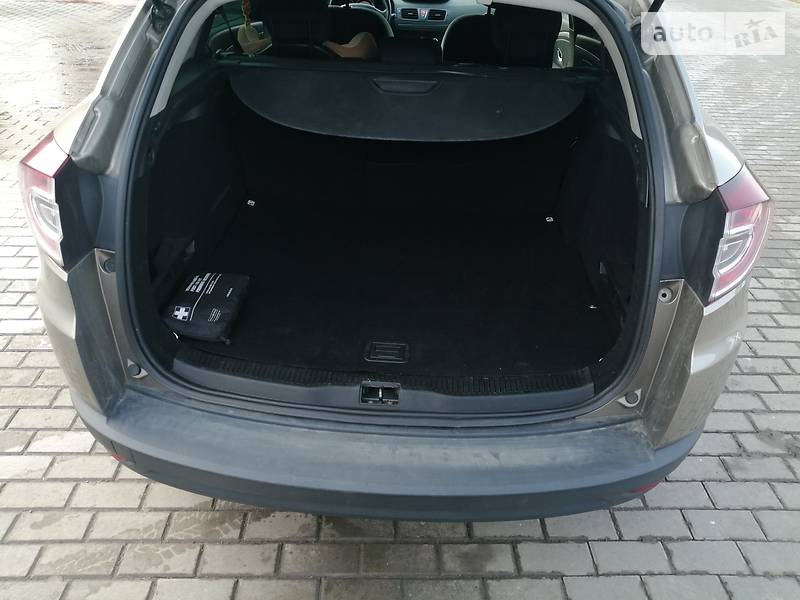 Універсал Renault Megane 2010 в Радивиліві фото 17 Універсал Renault Megane 2010 в Радивиліві