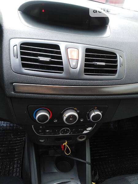 Універсал Renault Megane 2010 в Радивиліві фото 32 Універсал Renault Megane 2010 в Радивиліві