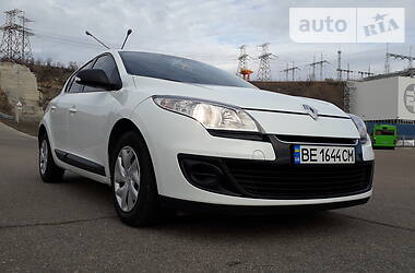Хэтчбек Renault Megane 2013 в 