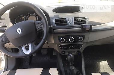 Хетчбек Renault Megane 2010 в 