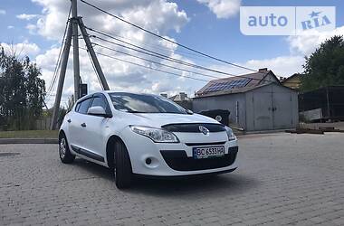 Хетчбек Renault Megane 2010 в 