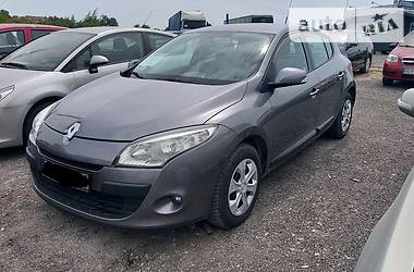 Хэтчбек Renault Megane 2010 в 