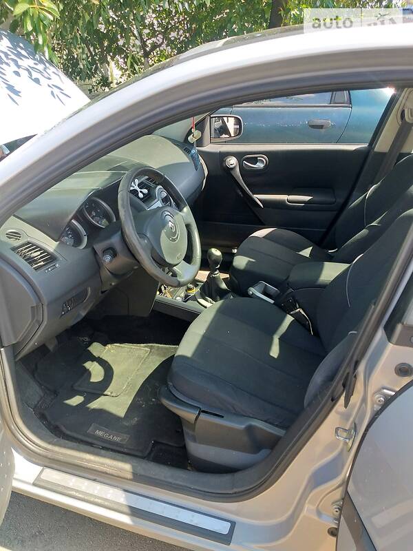 Хэтчбек Renault Megane 2004 в Коростене