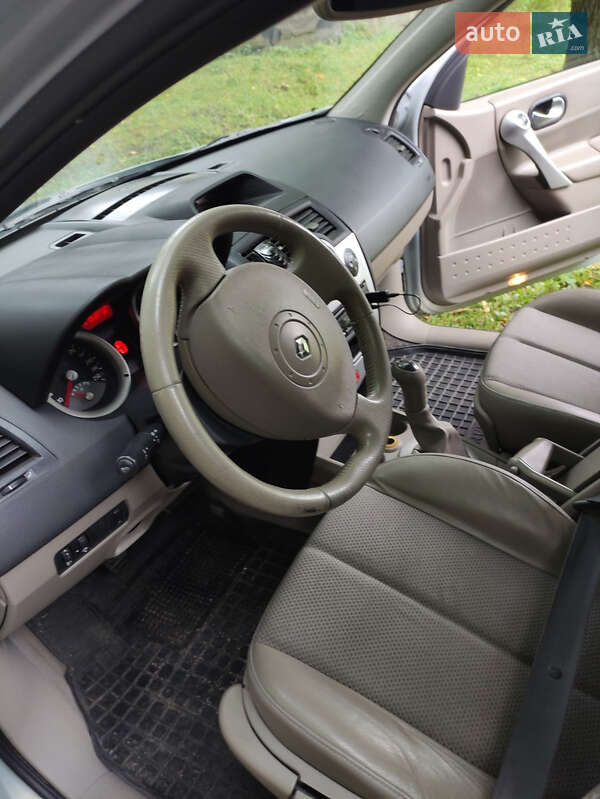 Хэтчбек Renault Megane 2003 в Теофиполе фото 24 Хэтчбек Renault Megane 2003 в Теофиполе