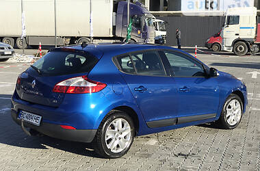 Хэтчбек Renault Megane 2011 в 