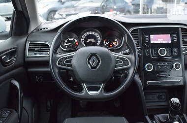 Хэтчбек Renault Megane 2016 в 