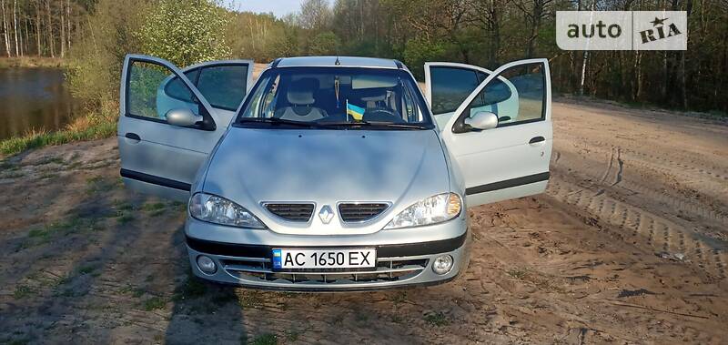 Седан Renault Megane 2003 в Маневичах