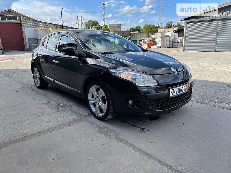 Хэтчбек Renault Megane 2011 в Первомайске