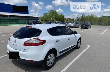 Хэтчбек Renault Megane 2021 в 