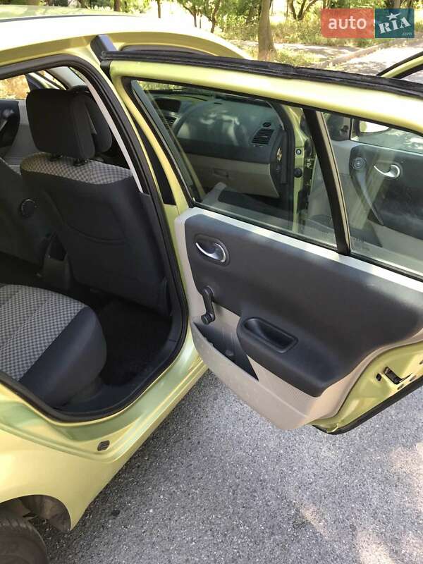 Хетчбек Renault Megane 2004 в Кривому Розі
