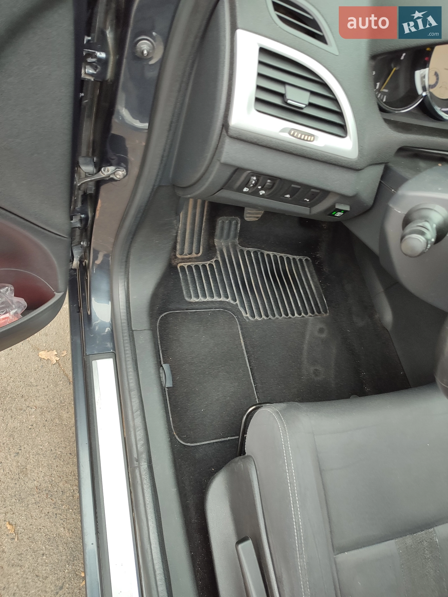 2010 Renault Megane - мініатюра 185