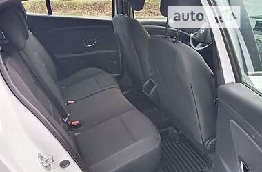 Хетчбек Renault Megane 2013 в 