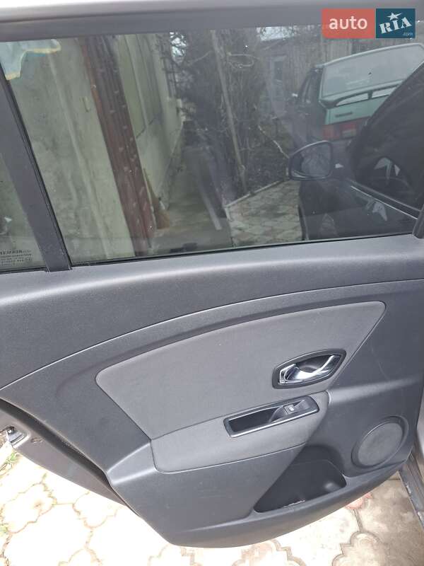 Универсал Renault Megane 2013 в Снигиревке фото 7 Универсал Renault Megane 2013 в Снигиревке