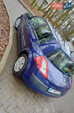 Хэтчбек Renault Megane 2003 в 