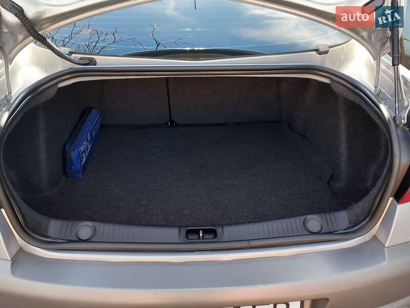 Седан Renault Megane 2004 в Ахтырке