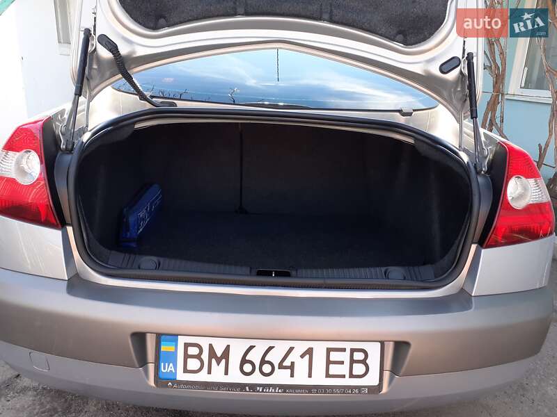 Седан Renault Megane 2004 в Ахтырке