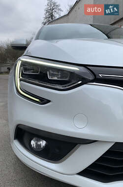 Седан Renault Megane 2016 в 