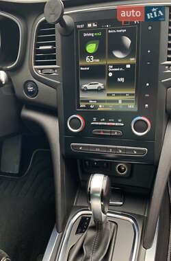 Седан Renault Megane 2016 в 