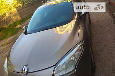 Хэтчбек Renault Megane 2010 в 