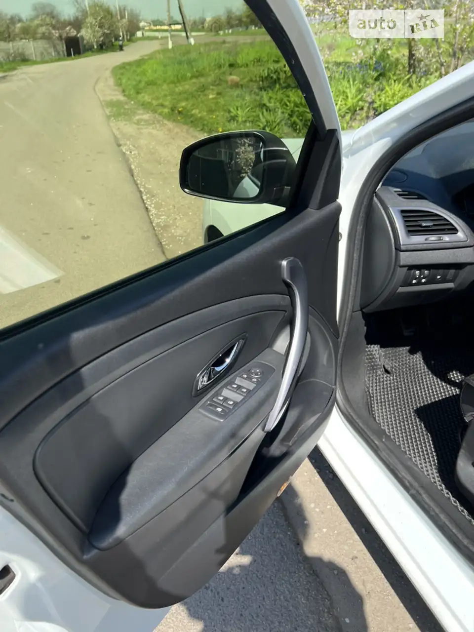 2014 Renault Megane - мініатюра 32