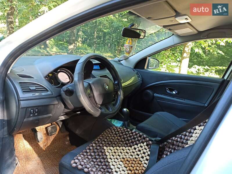 Хэтчбек Renault Megane 2013 в Сокирянах