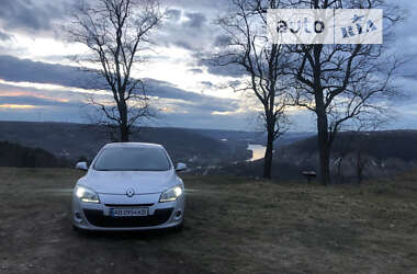 Хэтчбек Renault Megane 2011 в 
