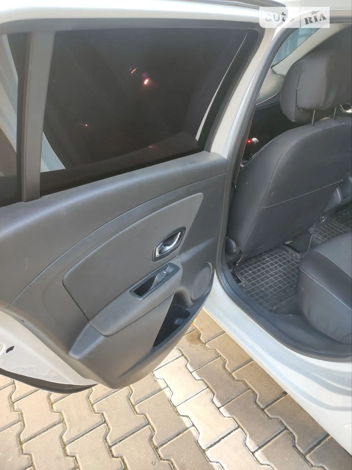 2010 Renault Megane - мініатюра 37