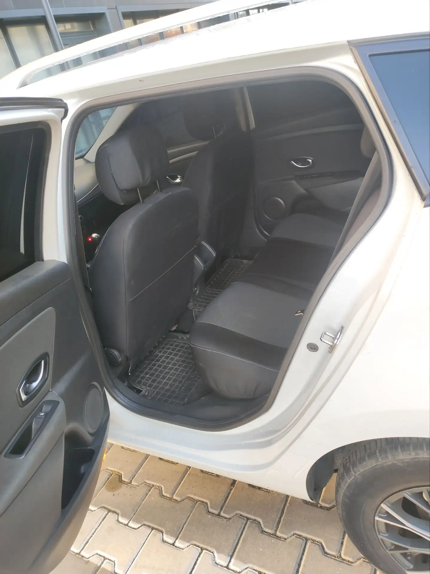 2010 Renault Megane - мініатюра 41
