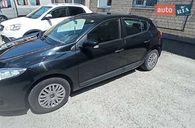Хэтчбек Renault Megane 2011 в 