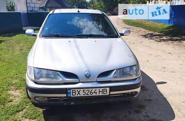 Хэтчбек Renault Megane 1996 в 