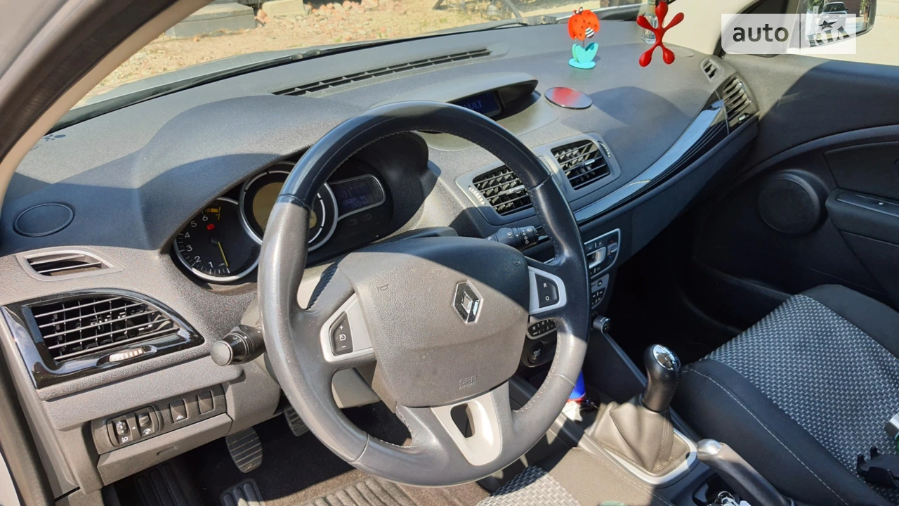 2011 Renault Megane - мініатюра 56