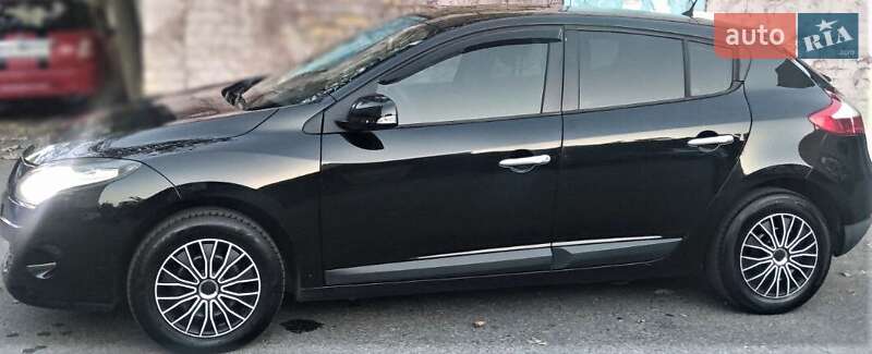 Хетчбек Renault Megane 2011 в Києві фото 3 Хетчбек Renault Megane 2011 в Києві