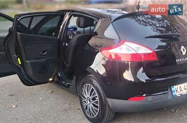 Хэтчбек Renault Megane 2011 в 