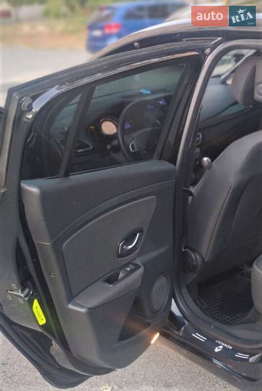 Хетчбек Renault Megane 2011 в Києві фото 18 Хетчбек Renault Megane 2011 в Києві