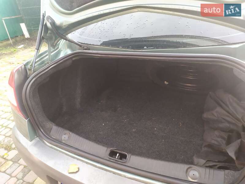 Седан Renault Megane 2006 в Києві фото 8 Седан Renault Megane 2006 в Києві