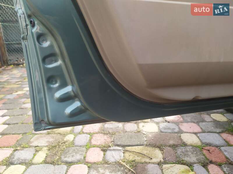 Седан Renault Megane 2006 в Києві фото 10 Седан Renault Megane 2006 в Києві