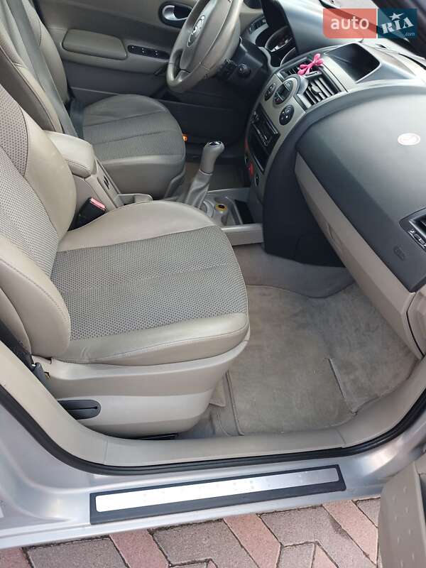 Седан Renault Megane 2004 в Надворной фото 14 Седан Renault Megane 2004 в Надворной
