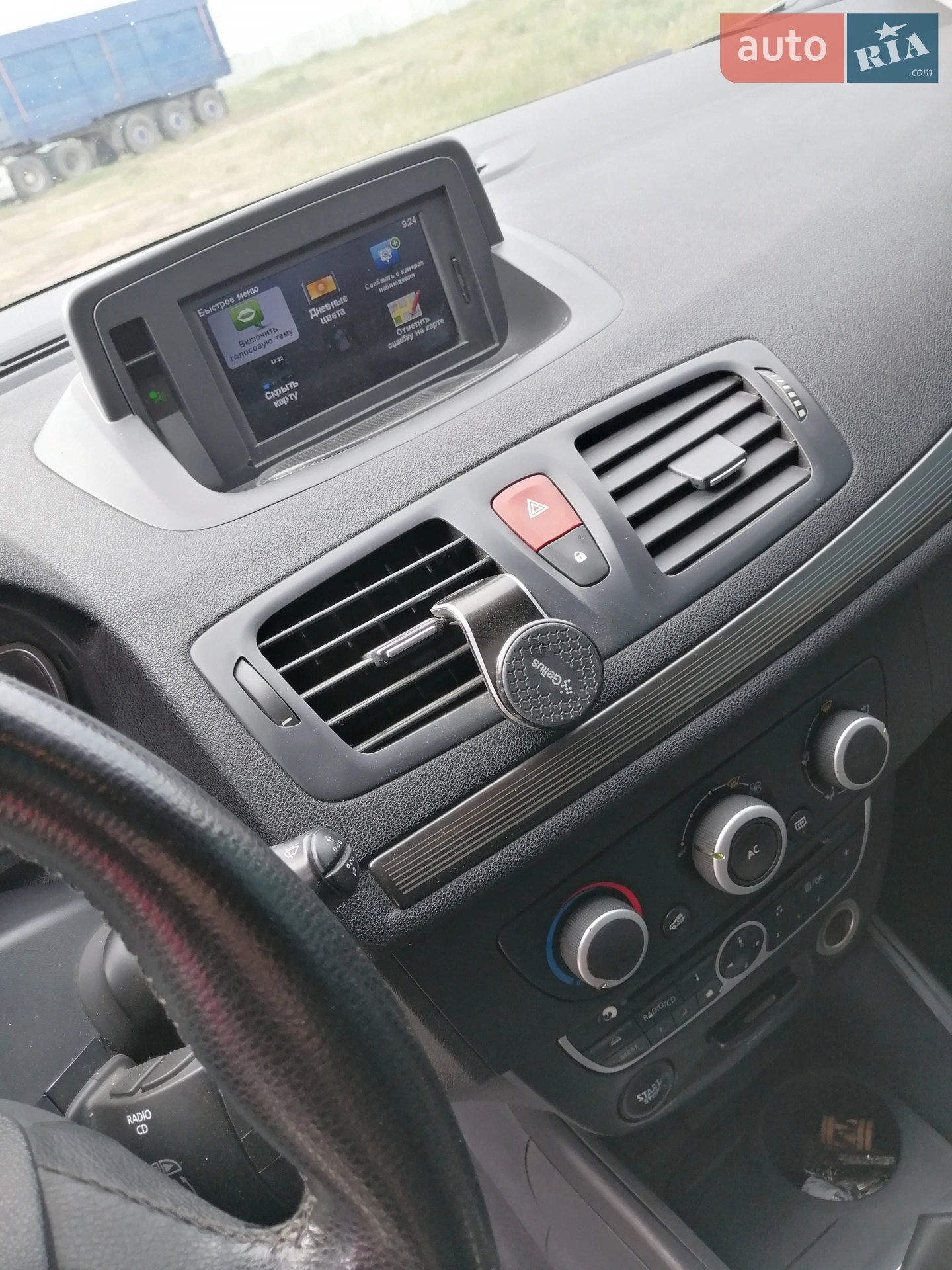 2010 Renault Megane - мініатюра 2