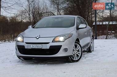 Хетчбек Renault Megane 2012 в 