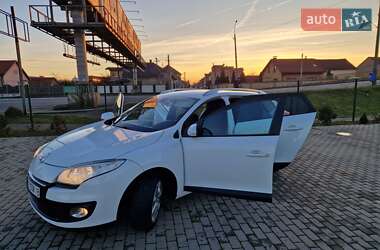 Хэтчбек Renault Megane 2012 в 