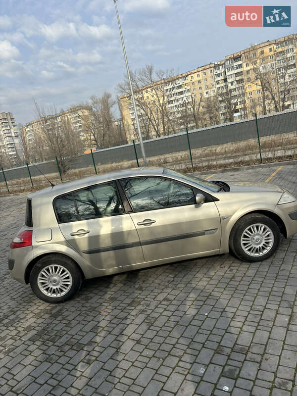 Хэтчбек Renault Megane 2006 в Каменском