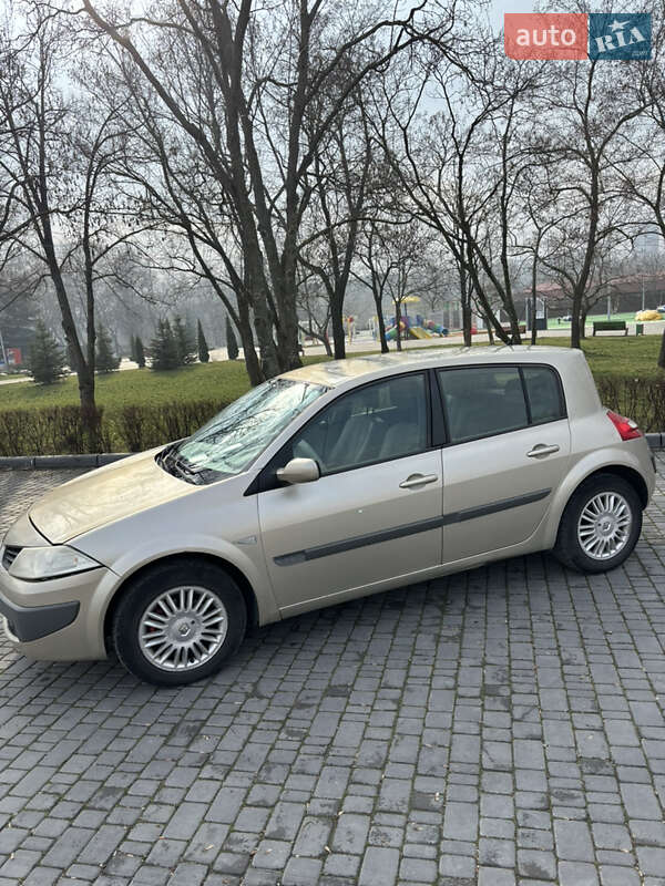 Хэтчбек Renault Megane 2006 в Каменском