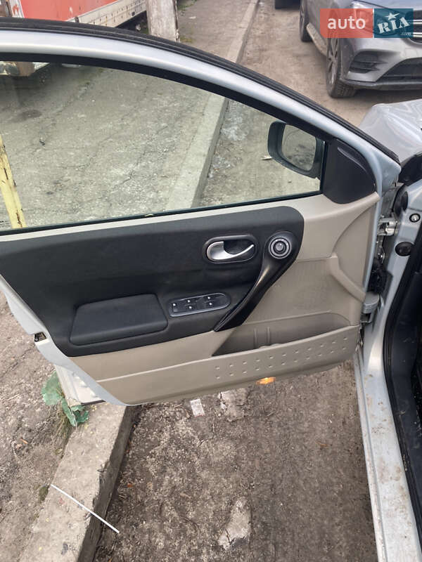 Хэтчбек Renault Megane 2004 в Черкассах фото 9 Хэтчбек Renault Megane 2004 в Черкассах