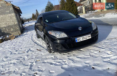Хэтчбек Renault Megane 2012 в 