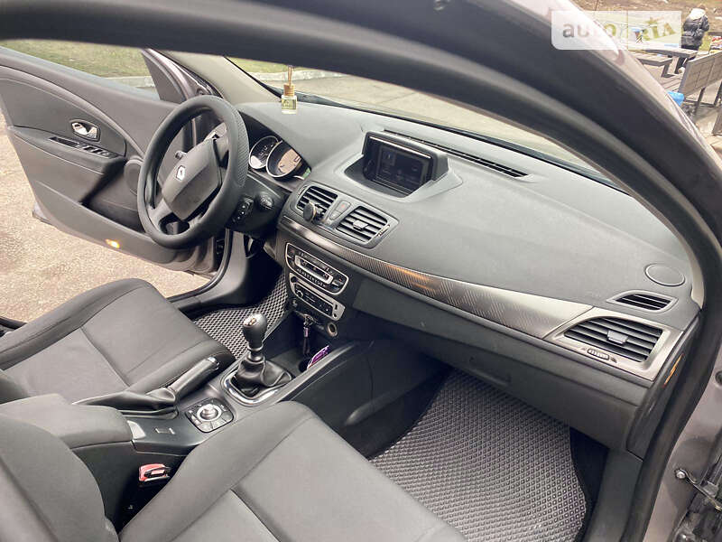Универсал Renault Megane 2012 в Ровно фото 8 Универсал Renault Megane 2012 в Ровно
