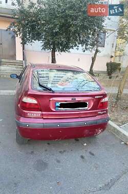 Хетчбек Renault Megane 2000 в Южному