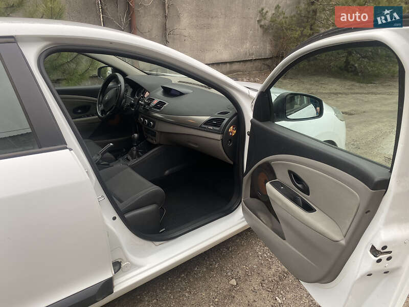 Универсал Renault Megane 2011 в Днепре фото 9 Универсал Renault Megane 2011 в Днепре