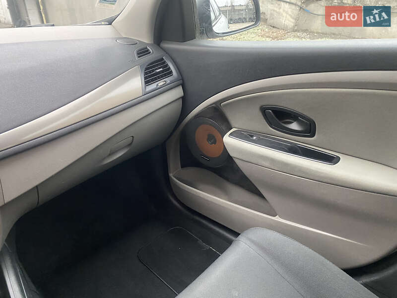 Универсал Renault Megane 2011 в Днепре фото 20 Универсал Renault Megane 2011 в Днепре